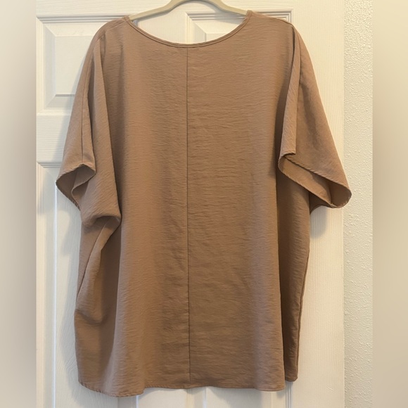 Champagne blouse - Picture 2 of 3